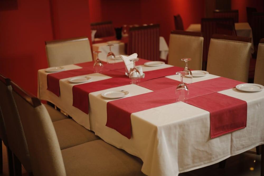 Hotel Swiss Garden Dhaka Esterno foto